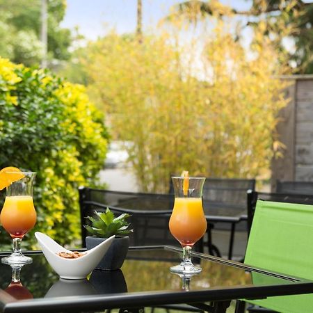 The Originals City, Hotel Dau Ly, Lyon Est Bron Exterior foto