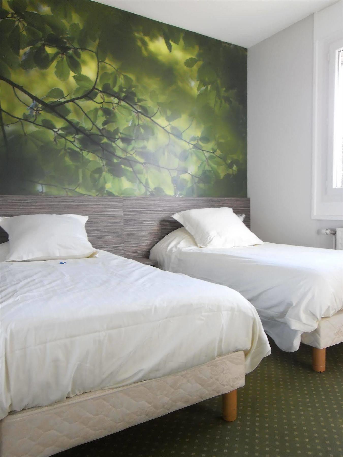 The Originals City, Hotel Dau Ly, Lyon Est Bron Exterior foto